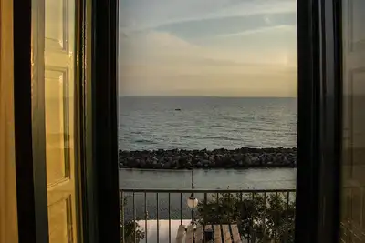 Image de La Titina: Une vue de rêve sur la mer et la marina