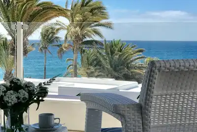 Image de Bel appartement face à la mer avec Wifi et Ac