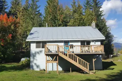 Image de Gîte rural avec cour fermée. Endroit rural calme avec vue sur le lac.