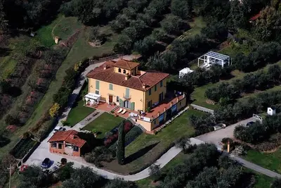 Image de Villa de luxe \"il campano\" près du parc de Pinocchio avec piscine partagée et jacuzzi