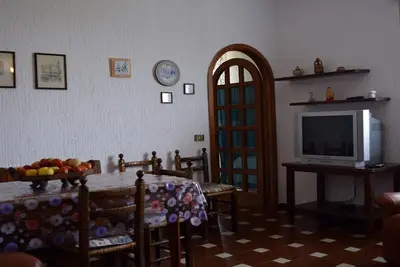 Image de Appartement indépendant dans une région vallonnée sur le golfe du Tigullio