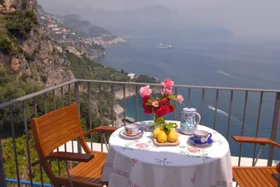 Image de Maison avec vue mer et terrasse, plage à proximité et Amalfi 4 km