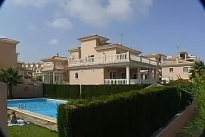 Grande villa avec piscine privée