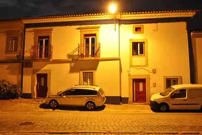 Image de House Of Swallows / Maison des hirondelles