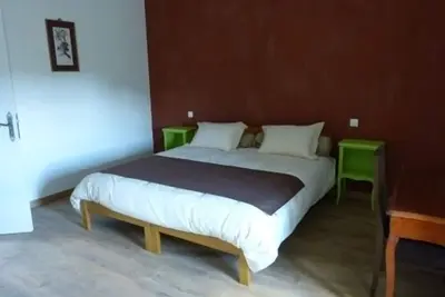 Image de Suite familiale comprenant 1 chambre parentale et 1 chambre Enfants (2 lits)