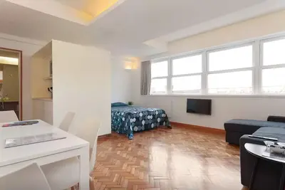 Image de Sunny \"Studio 52\" - Oporto Lower Downtown