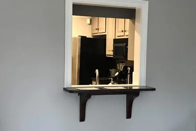 Image de Maison de ville confortable de 3 chambres entièrement rénovée avec accès au Ga-400 en 5 minutes