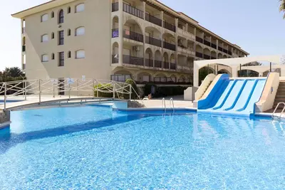 Image de Appartement pour 6 avec piscine et toboggans