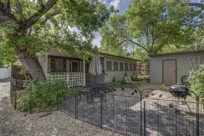 Image de Pleasant Street Cottage ~ E ~ L'emplacement idéal avec tous les conforts de la maison