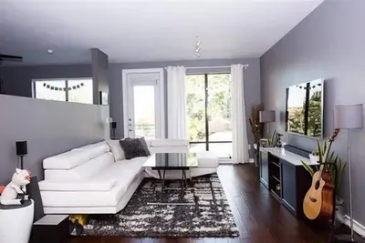 Image de Condo de style Loft, à 3 minutes de Uptown / Downtown