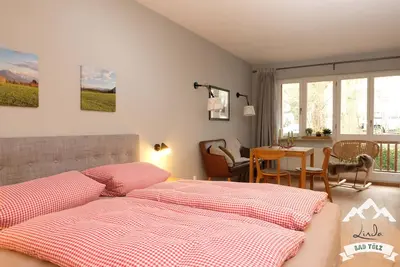 Image de Appartement moderne 1 chambre au spa, entièrement rénové en 2016, une connexion Wi-Fi!