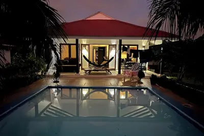 Image de Nouveau 2 Cac, 1 maison de plage de bain avec piscine privée, de nombreux équipements sur 200 acres