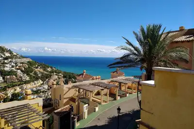 Image de Villa tout confort vue mer et montagne pour 6 personnes. Wifi et garage.