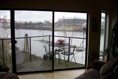Vues panoramiques sur le front de mer Pdx du centre-ville 2bd 2ba 4 personnes!