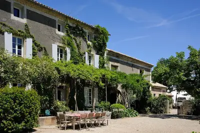Image de Ancienne Bastide rénovée au cœur des vignes dans le Domaine viticole de l'Odylée