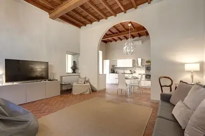 Image de Suite Cour, Place Santa Croce, 1 minute