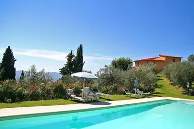 Image de Apt 1 ch dans ferme 2/4 personnes; sw / piscine, jardin pvt, vue imprenable, paisible