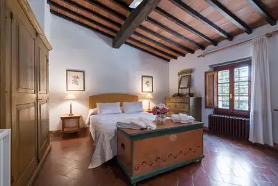 Image de Magnifique ferme toscane avec de grands espaces et des vues panoramiques