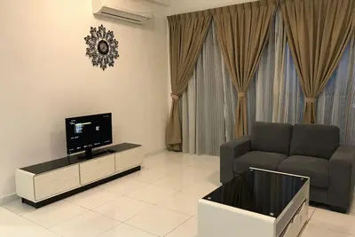 Image de Alita Homes 6-8 Pax @ Sky Loft Aeon Bt Indah, Legoland + Wifi + Cable Canal