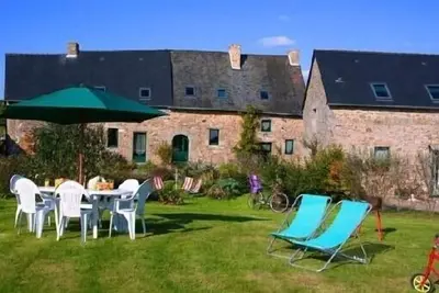 Image de Mt St Michel, Fougeres  4 pers. Tranquilité, espace pour toute la famille.