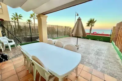 Image de Spectaculaire appartement à Isla Canela, face à la mer **