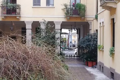 Image de Supérieur, très central avec tout le confort à 200 mètres de la gare centrale.