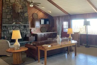 Image de Détendez-vous et laisser tremper dans les vues avec votre famille et amis.