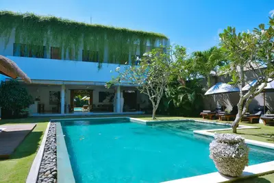 Image de Elégante et élégante villa de luxe 6 chambres, Seminyak;