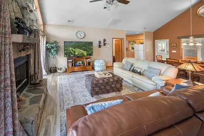Image de Condo de luxe avec vue sur le parcours de golf du complexe hôtelier (99 $ / en semaine jusqu'au 30 juin)