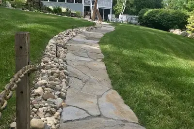 Image de Accueil loin de la maison! Privé avec une vue magnifique et luxuriante et une salle à étaler!