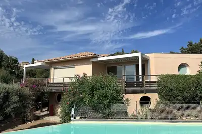 Image de Villa vue mer et montagne, 4 chambres, piscine, proximité plage