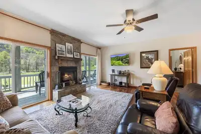 Image de Condo de luxe dans Gated Mountain Resort (99 $ / en semaine jusqu'au 30 juin)