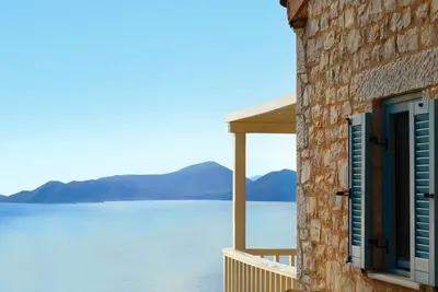 Image de Boutique, villa privée Iris, piscine privée, vue imprenable sur la mer, à proximité des plages célèbres