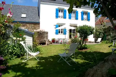 Image de Location grande maison Ile de Groix Morbihan bord mer plage Locmaria 10 places