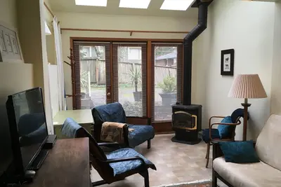 Image de RavennaTwoApartment: Grand et lumineux deux chambres à coucher, salle de bain, cuisine, parking, buanderie ++