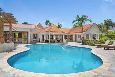 Image de Sunspot Villa 4 Chambres (Runaway Bay, North Coast Beach)