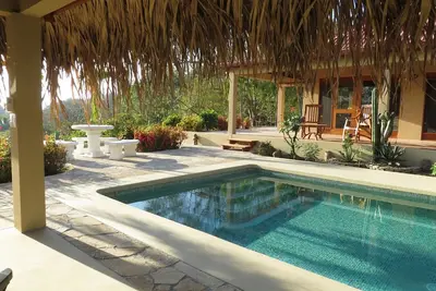 Image de Vue sur l'océan et la montagne! Villa Secret Paradise: piscine privée!