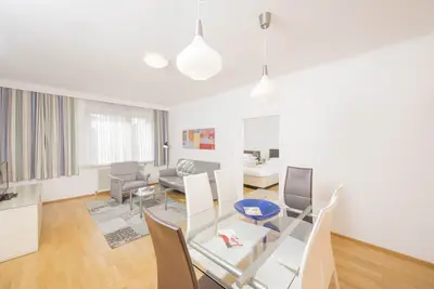 Image de appartement spacieux avec 2 chambres idéal pour les familles