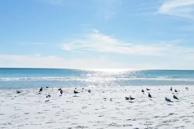 Image de \"Over the Top\" # 1104, service de plage inclus!