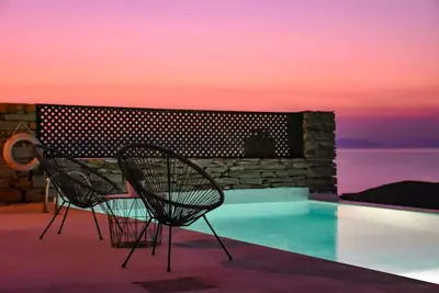 Image de Villa Aqua Marina avec une piscine idéale pour les familles ou un groupe d'amis.