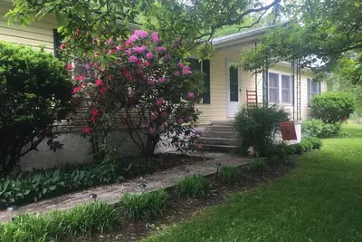 Image de Maison privée dans le quartier historique de Newport, en Virginie - Près de Virginia Tech!