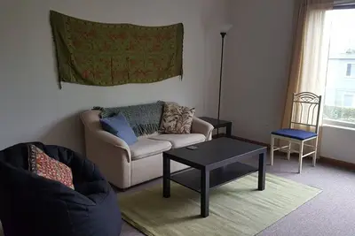 Image de Appartement spacieux et convivial sur le mont Tabor, situé dans une jolie cose en location.