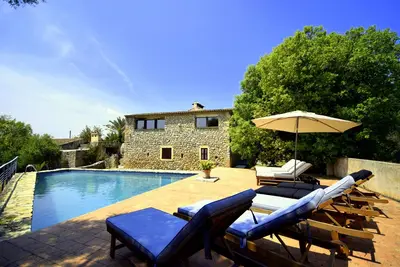 Image de Finca 'Son Pastor' 10 personnes; 60000 m2, endroit calme, piscine 4-7x12x3m