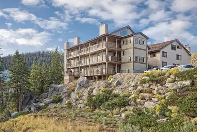 Le lac Tahoe, un terrain de jeu ouvert toute l’année aux États-Unis!