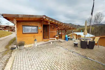 Image de Joli pavillon avec jacuzzi, en pleine nature