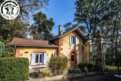 Image de Gîte charmant avec étang privé, cheminée, draps inclus, jardin clos à Montbrison