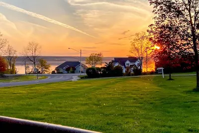 Image de Lookout au bord du lac: \"Vues magnifiques sur le lac Seneca juste en dehors de la route des vins! \"