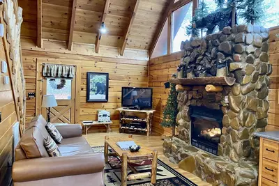 Image de Luxueux, escapade en montagne privée. Magnifiquement construit à la main, véritable cabane en rondins!