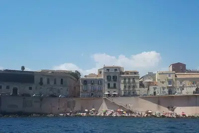 Image de Admirez les maisons de vacances au cœur palpitant de l'île d'Ortygie