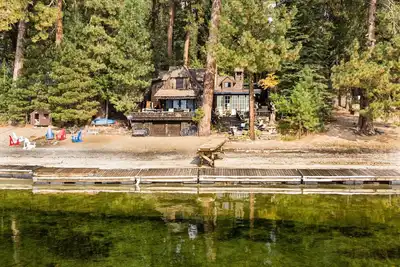 Image de Cabine Lakefront, Plage PRIVÉE, Dock Et Hot Tub